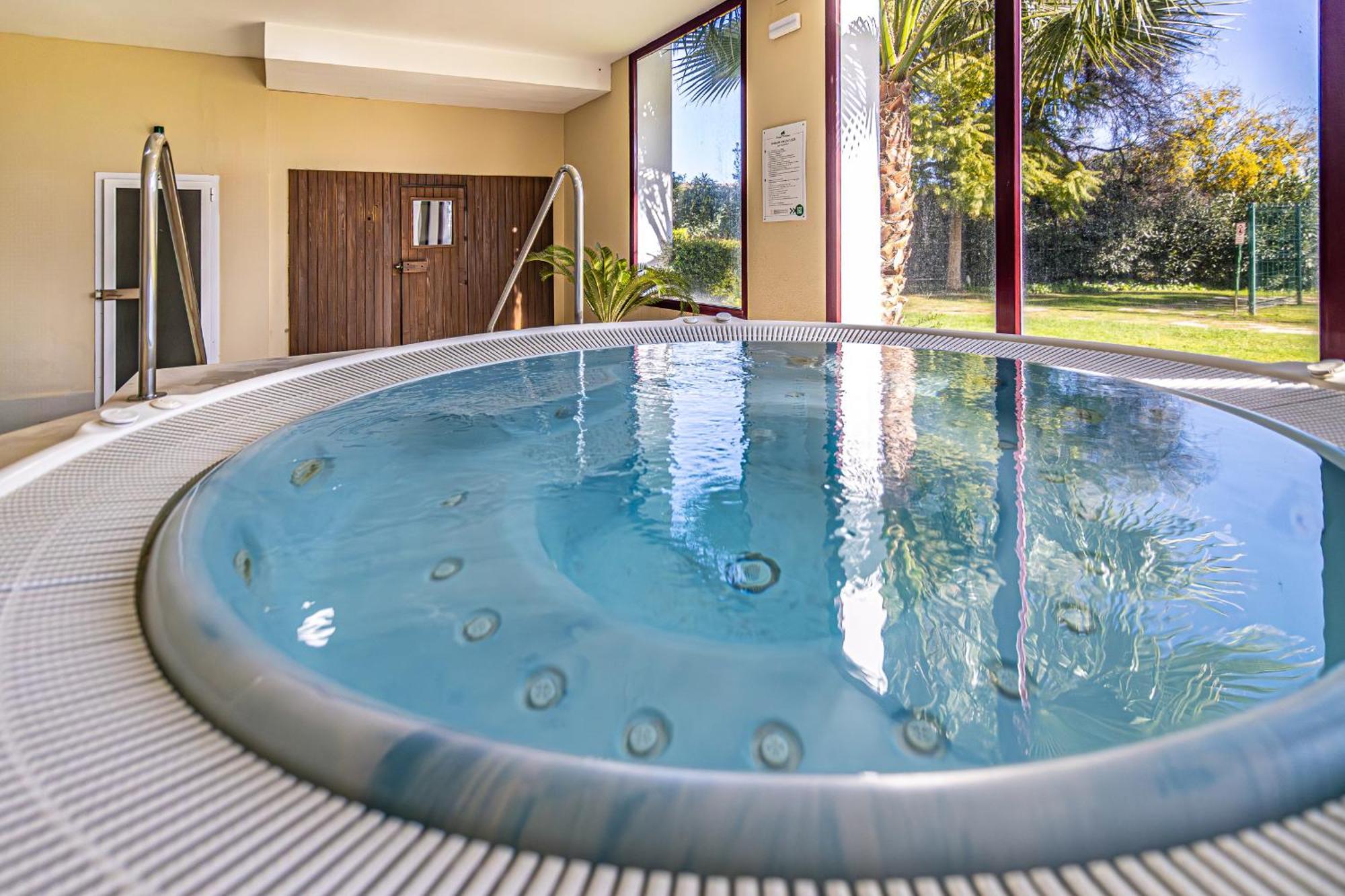 Rentitspain Apartamento Charming Gym, Jacuzzi Y Balcon Estepona Extérieur photo